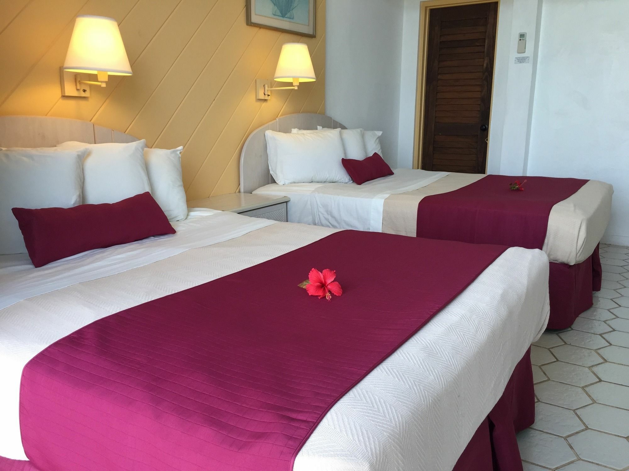 Hotel On The Cay Кристіанстед Екстер'єр фото